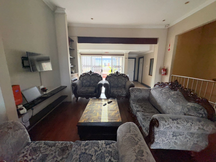 6 Bedroom Property for Sale in Quigney Eastern Cape